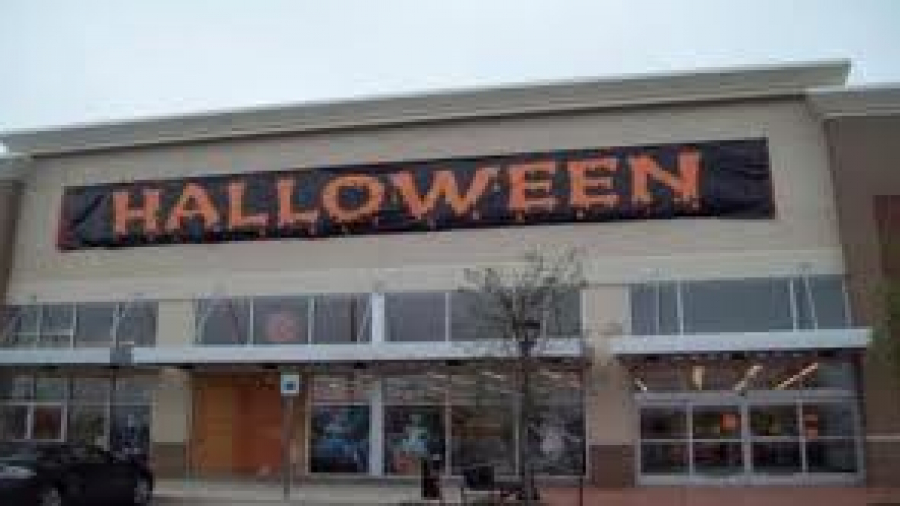 Halloween popup store