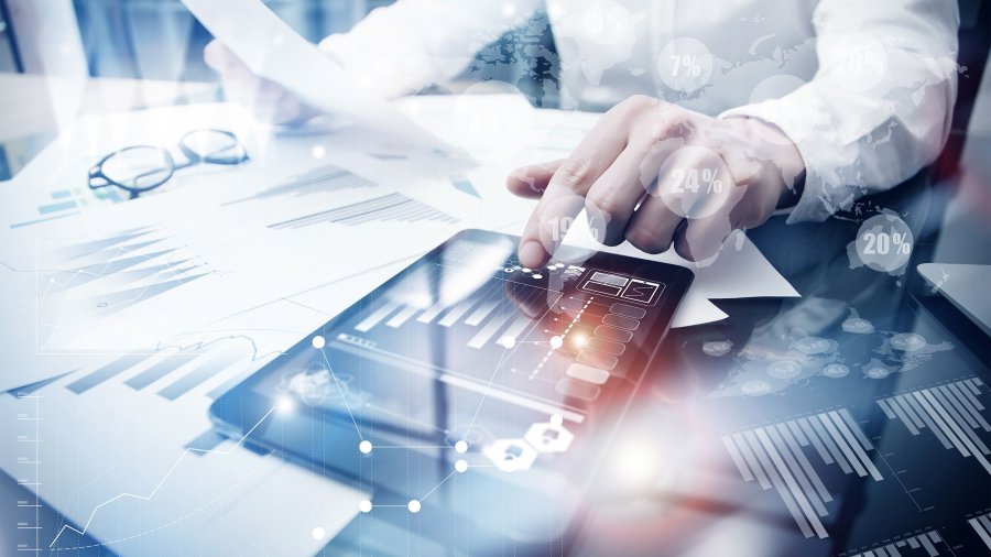 A consultant uses freight invoice auditing software.