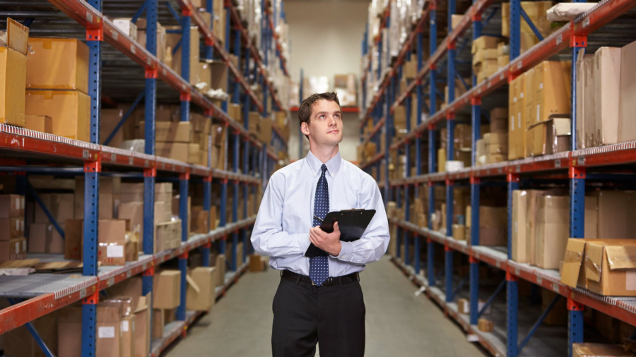 Manager in a warehouse