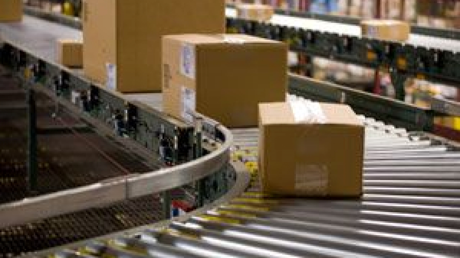 Packages on a conveyor belt