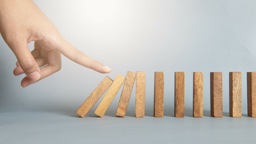 Illustration of the bullwhip effect in supply chain