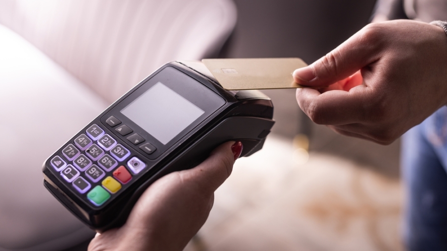 Nfc,Credit,Card,Payment.,Woman,Paying,With,Contactless,Credit,Card