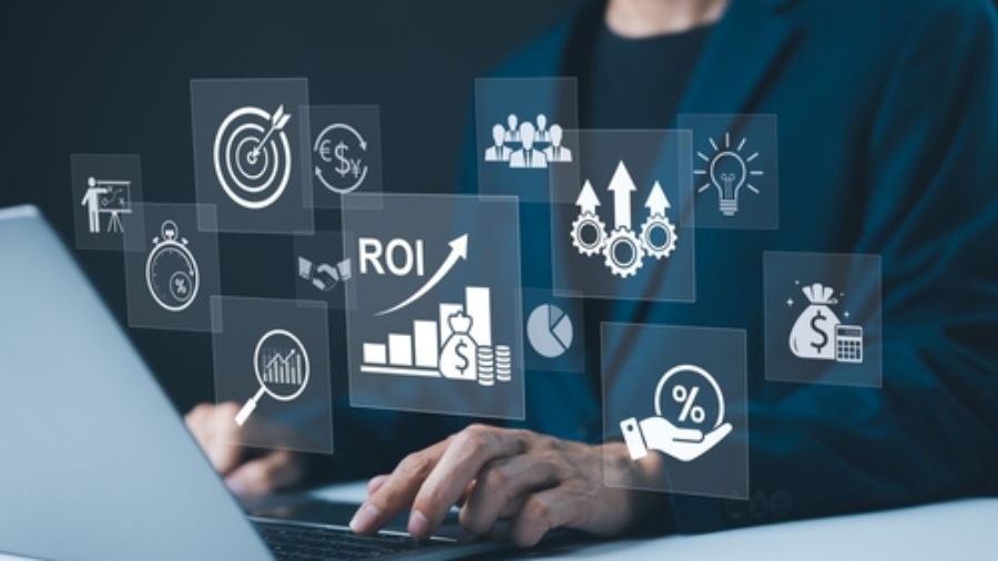 Analyzing,Roi,And,Business,Strategy,Concepts.,Businessman,Working,On,A