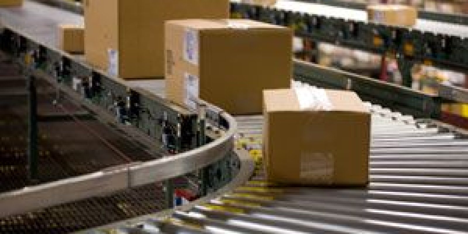 Packages on a conveyor belt