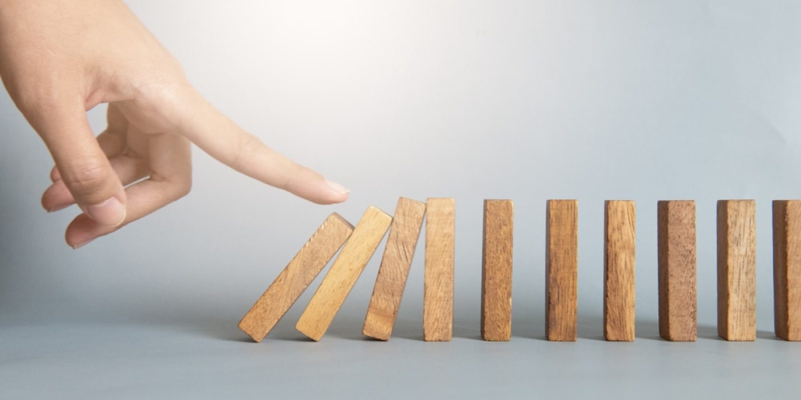 Illustration of the bullwhip effect in supply chain