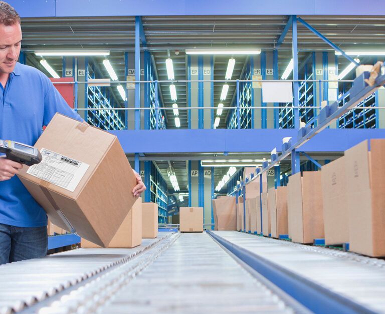 distributed order management for cost-effective order fulfillment